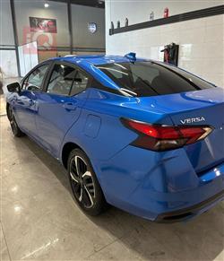 نيسان فيرسا